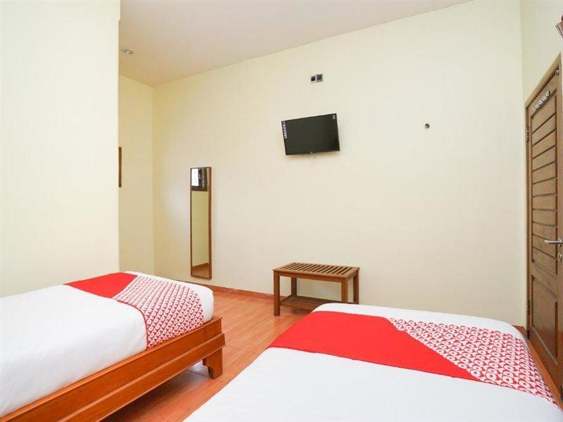 Hotel Bumi Bermi Permai Near Bermi Eco Park Mitra Reddoorz Probolinggo Esterno foto