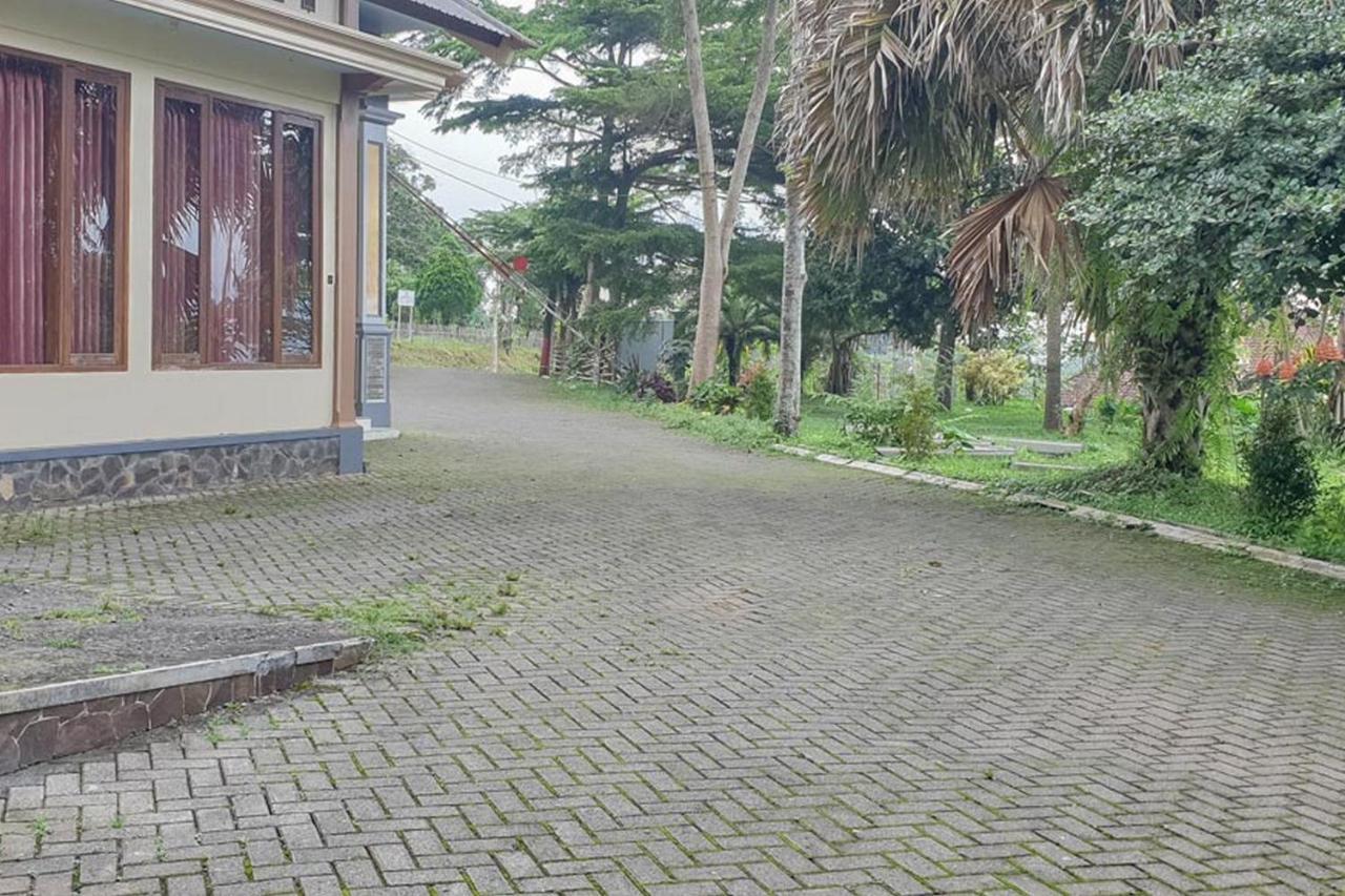 Hotel Bumi Bermi Permai Near Bermi Eco Park Mitra Reddoorz Probolinggo Esterno foto