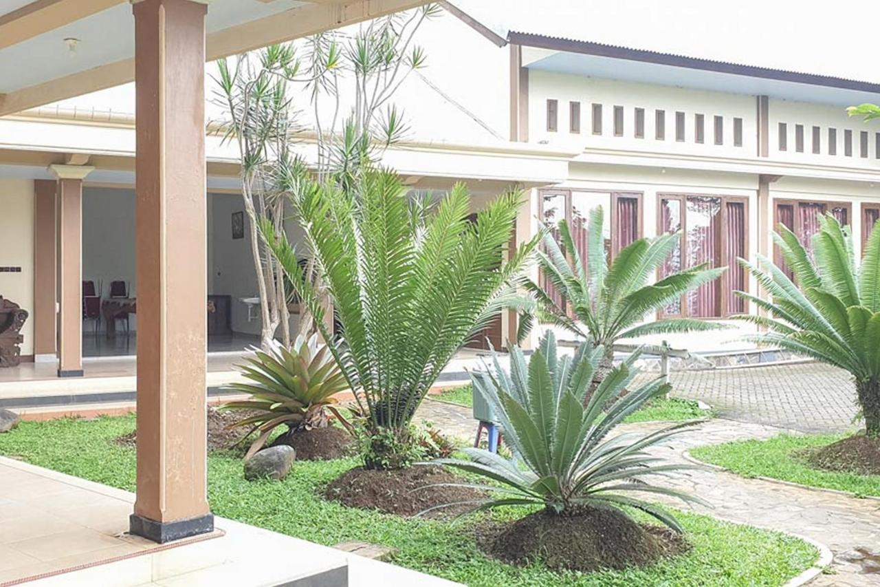 Hotel Bumi Bermi Permai Near Bermi Eco Park Mitra Reddoorz Probolinggo Esterno foto
