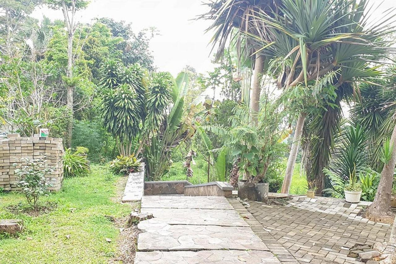 Hotel Bumi Bermi Permai Near Bermi Eco Park Mitra Reddoorz Probolinggo Esterno foto