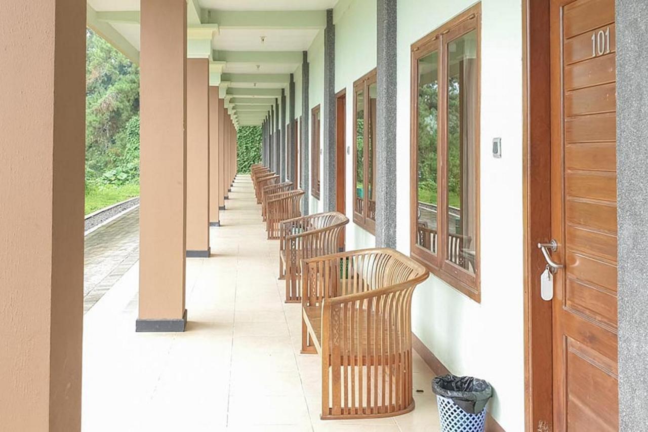 Hotel Bumi Bermi Permai Near Bermi Eco Park Mitra Reddoorz Probolinggo Esterno foto