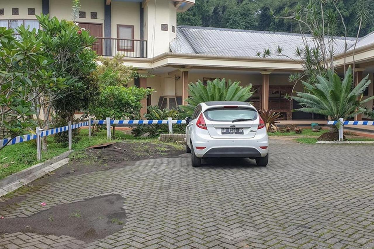 Hotel Bumi Bermi Permai Near Bermi Eco Park Mitra Reddoorz Probolinggo Esterno foto