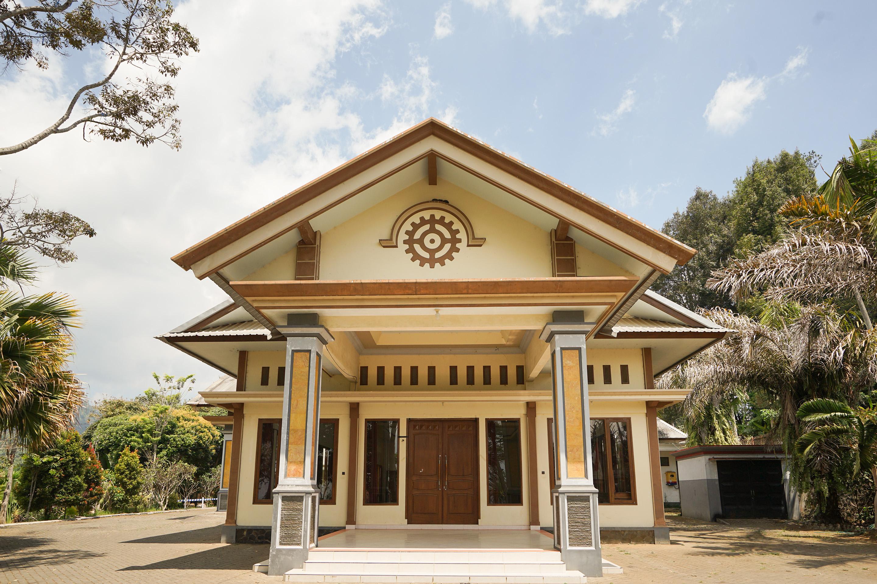 Hotel Bumi Bermi Permai Near Bermi Eco Park Mitra Reddoorz Probolinggo Esterno foto