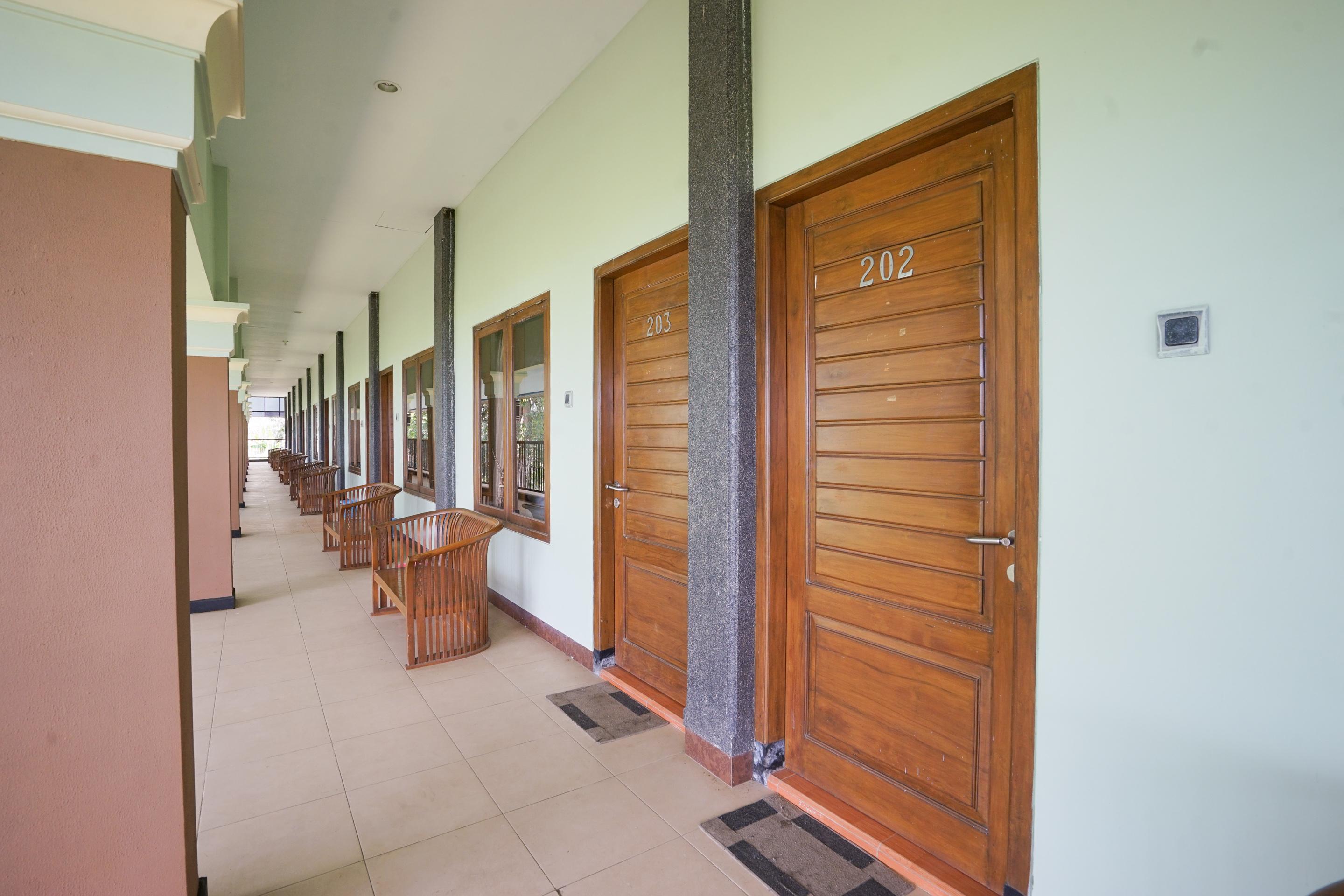 Hotel Bumi Bermi Permai Near Bermi Eco Park Mitra Reddoorz Probolinggo Esterno foto
