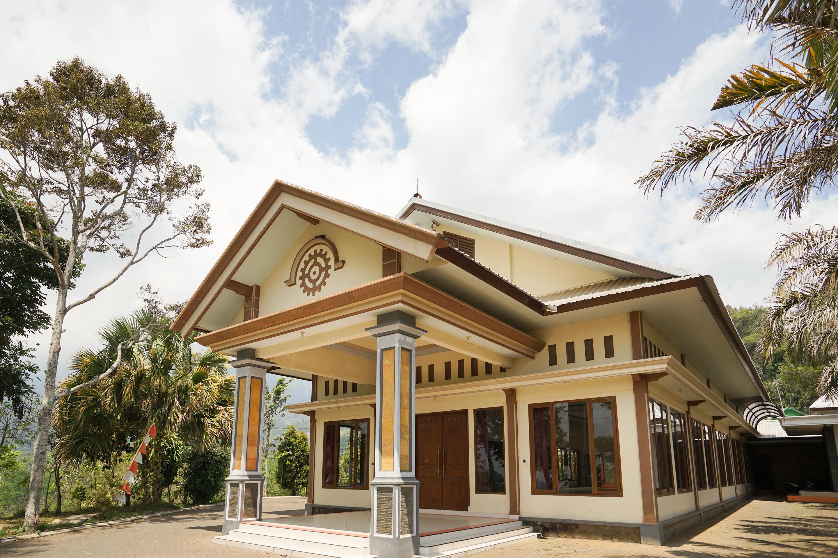 Hotel Bumi Bermi Permai Near Bermi Eco Park Mitra Reddoorz Probolinggo Esterno foto