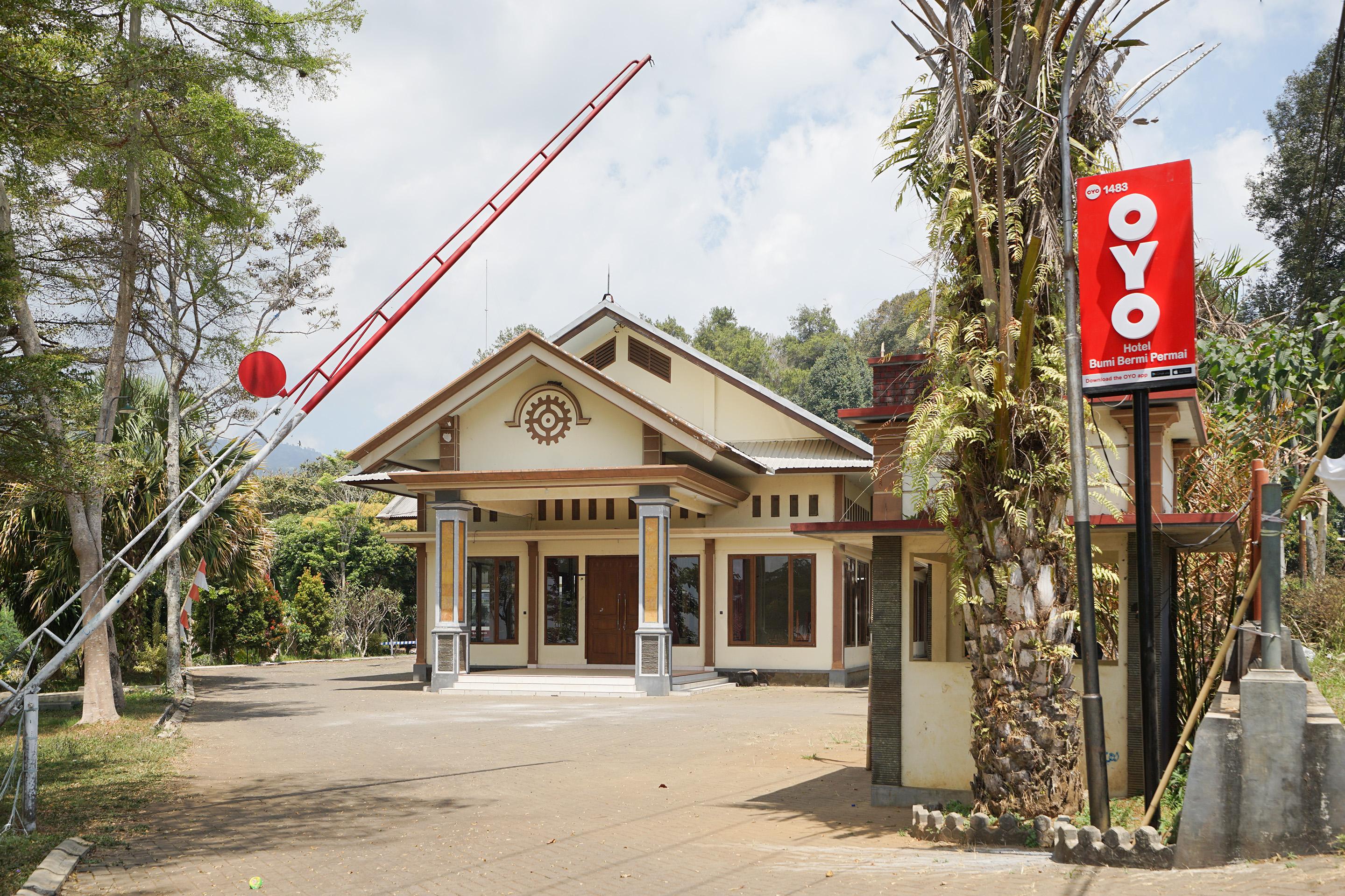Hotel Bumi Bermi Permai Near Bermi Eco Park Mitra Reddoorz Probolinggo Esterno foto